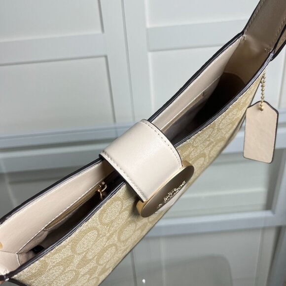 Coach Women's Underarm Bag - Picture 4 of 9